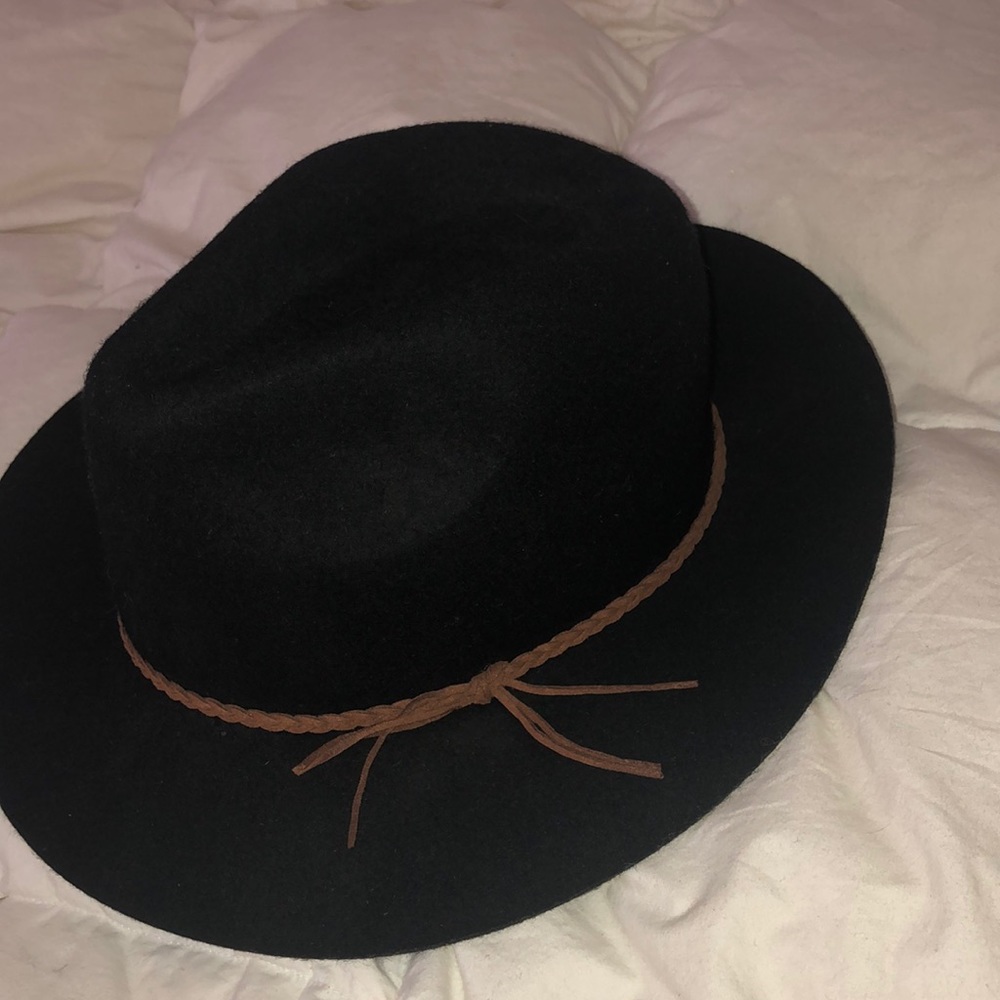 Form fitting hat